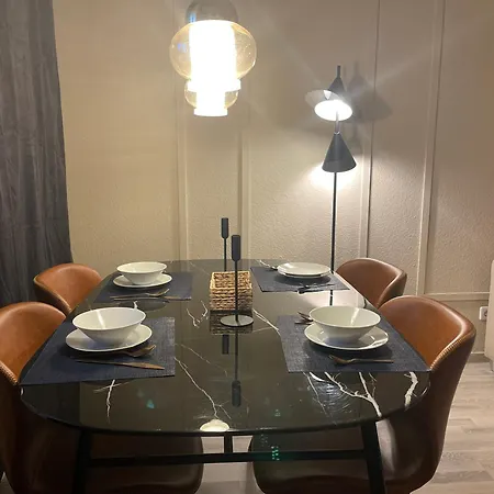 Stylisches Mit Balkon Und Garage Apartman Lipcse