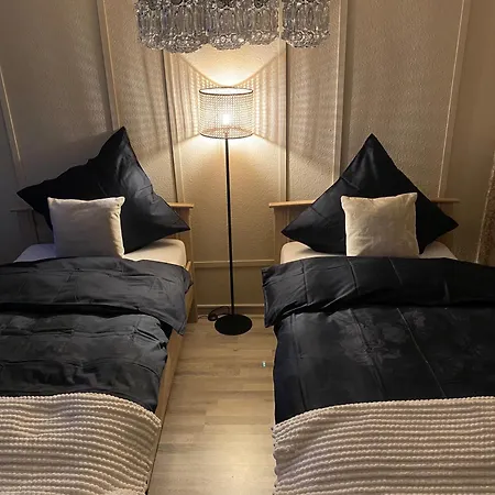 Apartman Stylisches Mit Balkon Und Garage