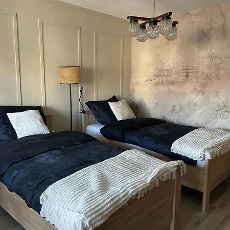 Apartman Stylisches Mit Balkon Und Garage