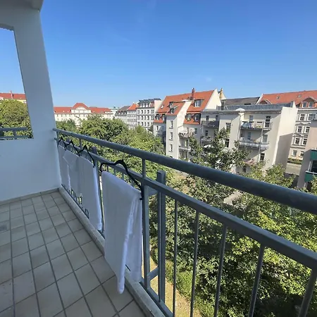 Stylisches Mit Balkon Und Garage Apartman Lipcse
