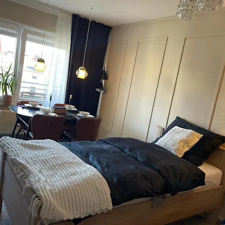 Stylisches Mit Balkon Und Garage *