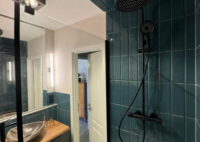 Stylisches Mit Balkon Und Garage *