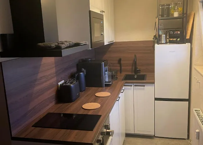 Stylisches Mit Balkon Und Garage 아파트