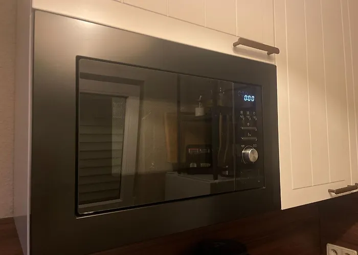 Stylisches Mit Balkon Und Garage 라이프치히