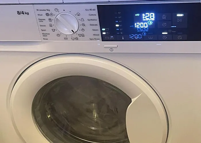 Stylisches Mit Balkon Und Garage * 라이프치히