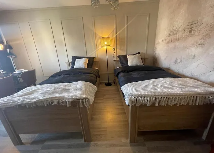 Stylisches Mit Balkon Und Garage * 라이프치히