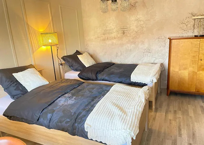 Stylisches Mit Balkon Und Garage 라이프치히